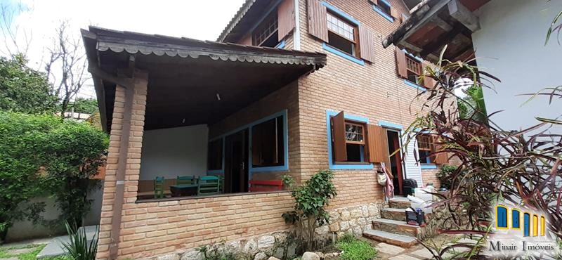 ID29 – Bela casa a venda em Paraty com vista para o Rio Perequê-Açú