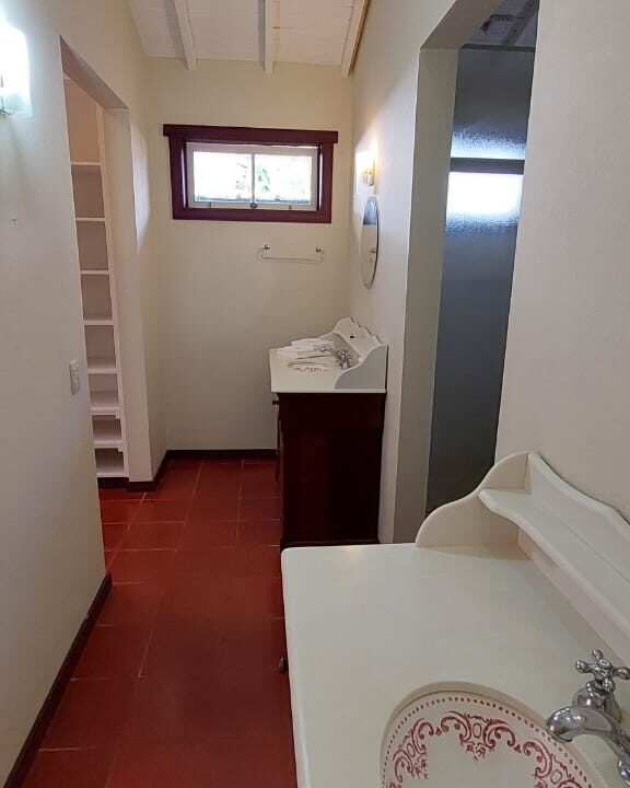 Casa-com-excelente-localização-no bairro-Cabore (13)