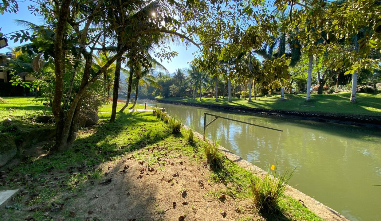 casa-a-venda-em-condominio-paraty (24)