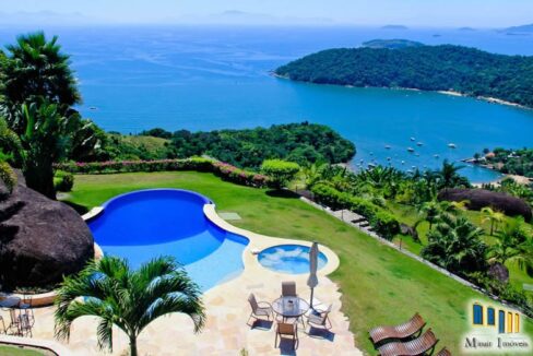 Venda em Paraty na localidade da Praia Grande