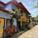 Casa recém reformada a venda em Paraty em condomínio