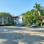 Casa a venda em Paraty em condomínio às margens Rio Perequê-Açú, Ótima casa próximo ao Centro Histórico de Paraty.