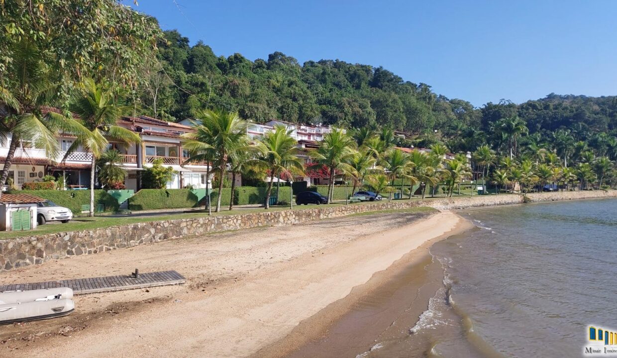 casa-completamente-reformada-condominio-com-marina (2)