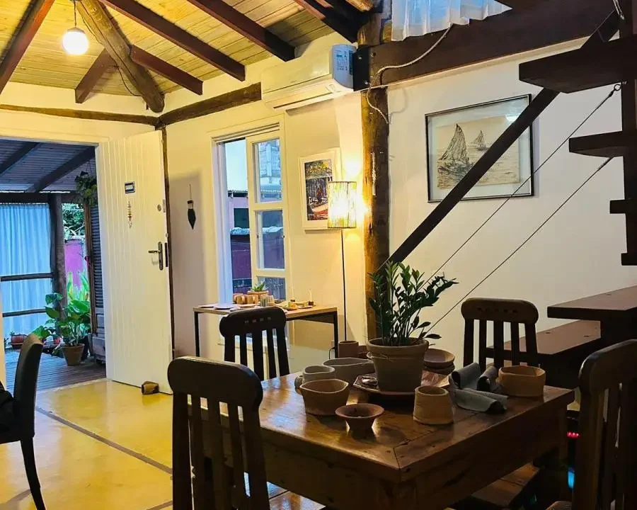 Belíssima casa com 2 quartos em condomínio fechado no valorizado bairro Caborê próximo ao centro venda em Paraty no RJ. (10)