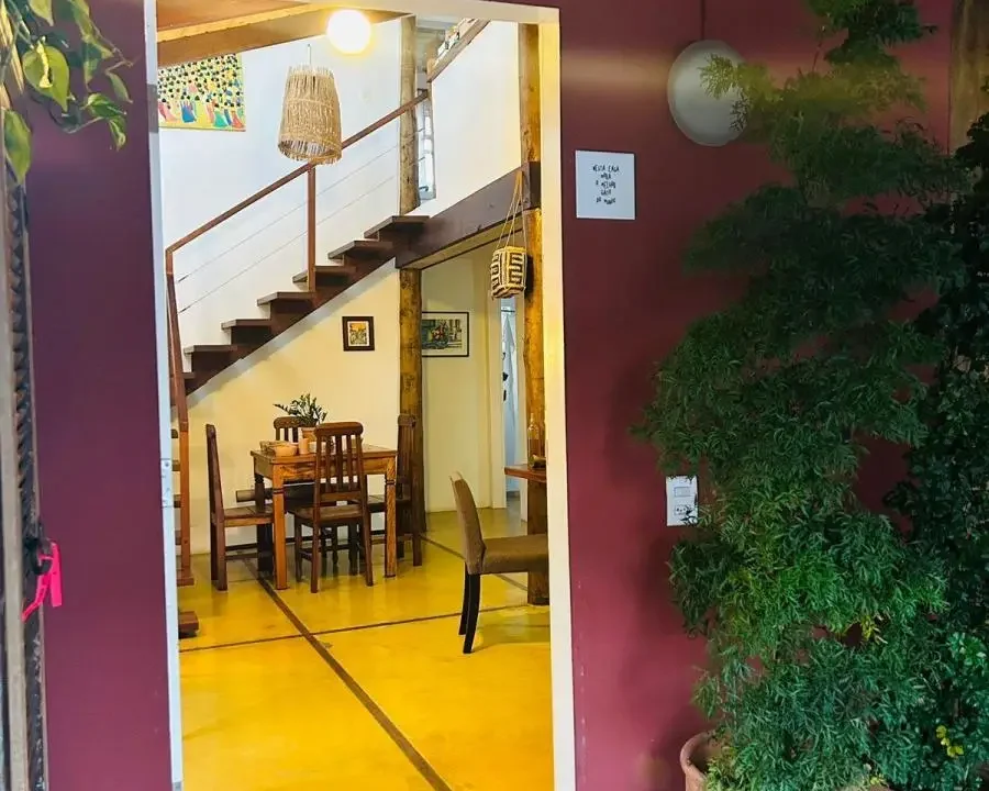 Belíssima casa com 2 quartos em condomínio fechado no valorizado bairro Caborê próximo ao centro venda em Paraty no RJ. (14)