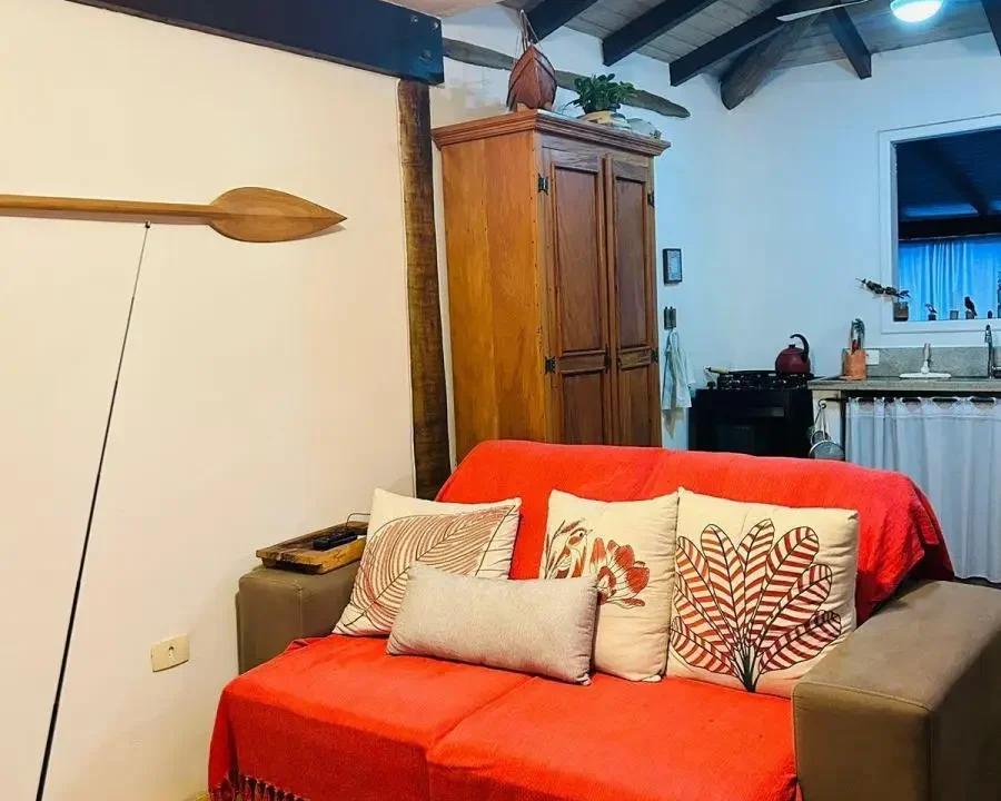 Belíssima casa com 2 quartos em condomínio fechado no valorizado bairro Caborê próximo ao centro venda em Paraty no RJ. (2)