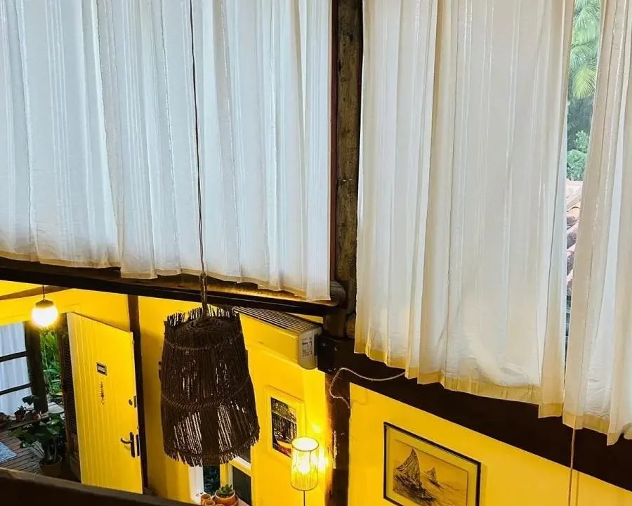 Belíssima casa com 2 quartos em condomínio fechado no valorizado bairro Caborê próximo ao centro venda em Paraty no RJ. (9)