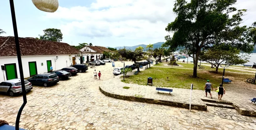 Casa colonial alto padrão, diferenciada acessível para carro próximo ao Cais de Turismo a venda Centro Histórico Paraty