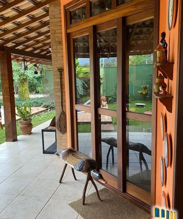 casa-a-venda-em-paraty-em-estilo-colonial (2)