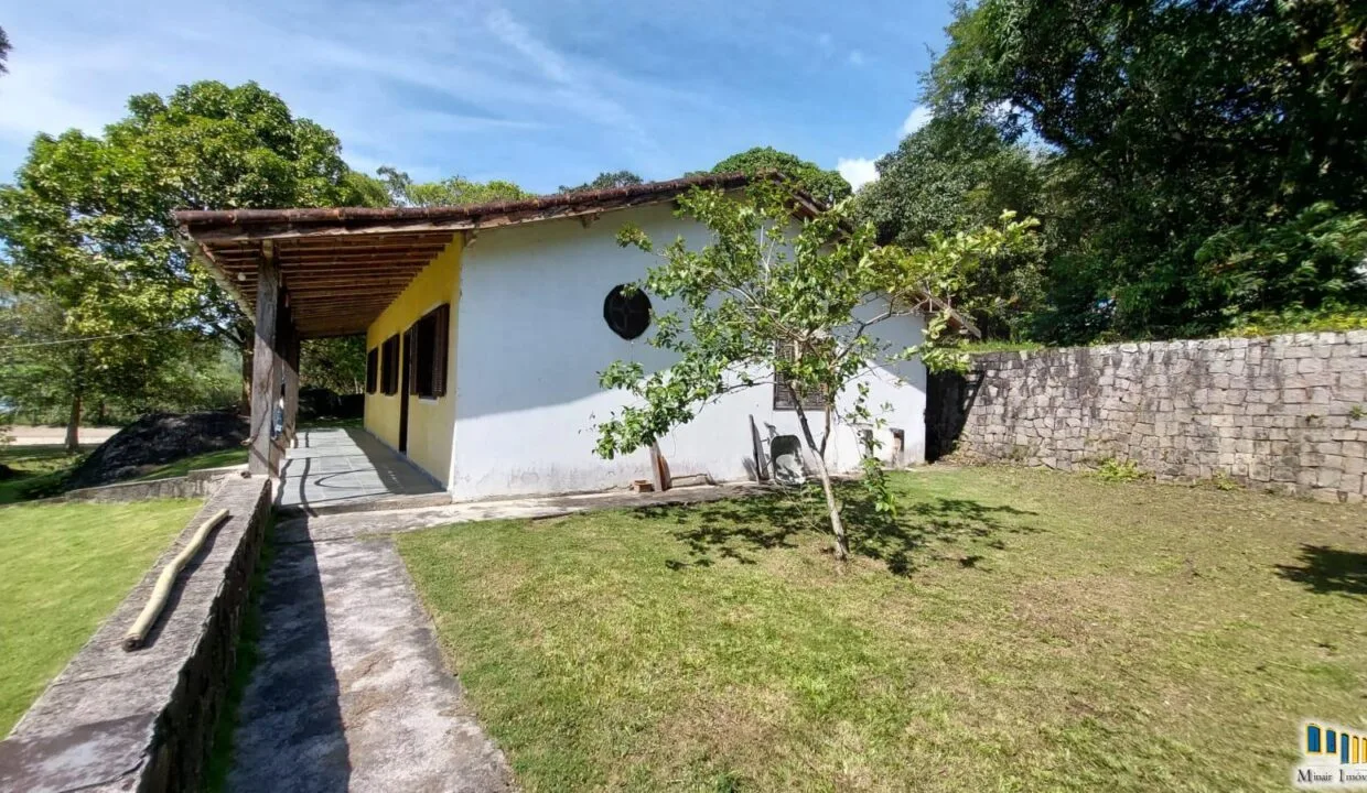 mamangua fachada 1 gramado lateral